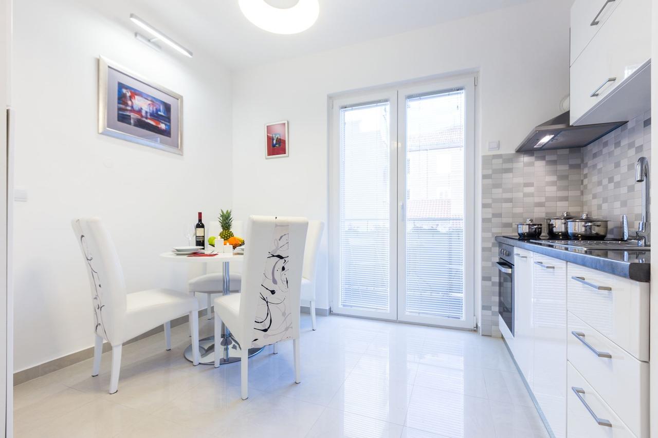 Fifi Apartment W. Parking In Old Town Задар Номер фото